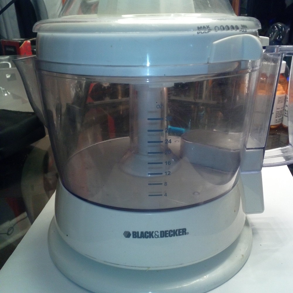 Black & Decker White Food Processor with Clear Bowl